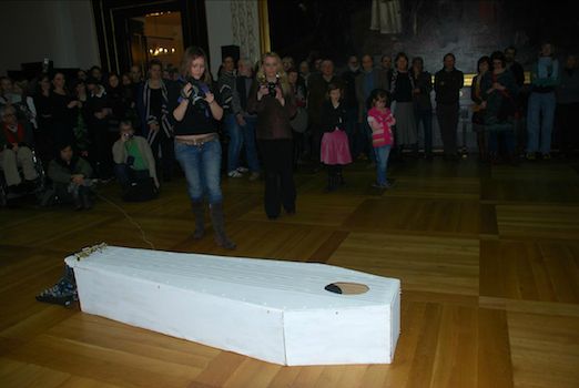 Singing Coffin at exhibition Prague 2012